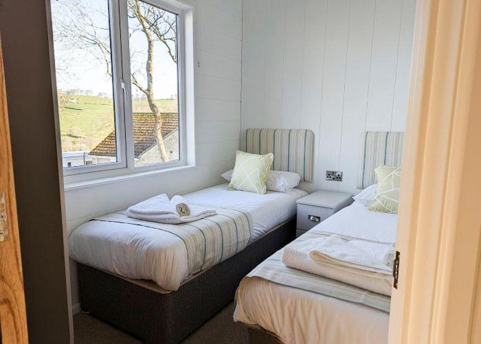 Newlands Park Hotell Charmouth Exteriör bild